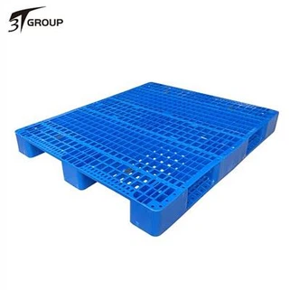 يستخدم الأرز القابل لإعادة الاستخدام لوح بلاستيكي